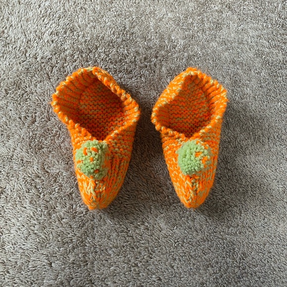 VTG Handmade Neon Crochet Knit House Slippers Booties Socks with Pom Pom - Picture 2 of 11
